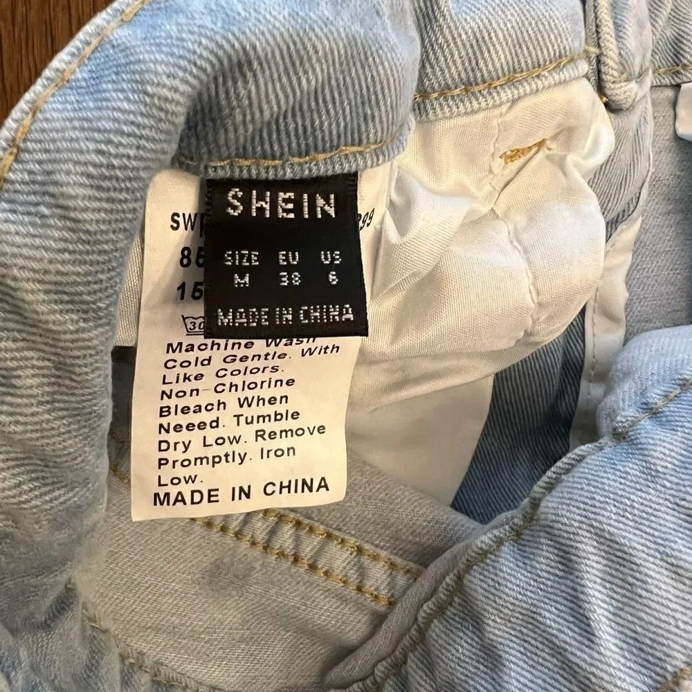Shein high rise mom jeans. Size 6.